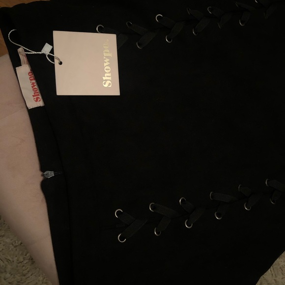 Showpo Suede Lace-Up Skirt NWT - Picture 3 of 4